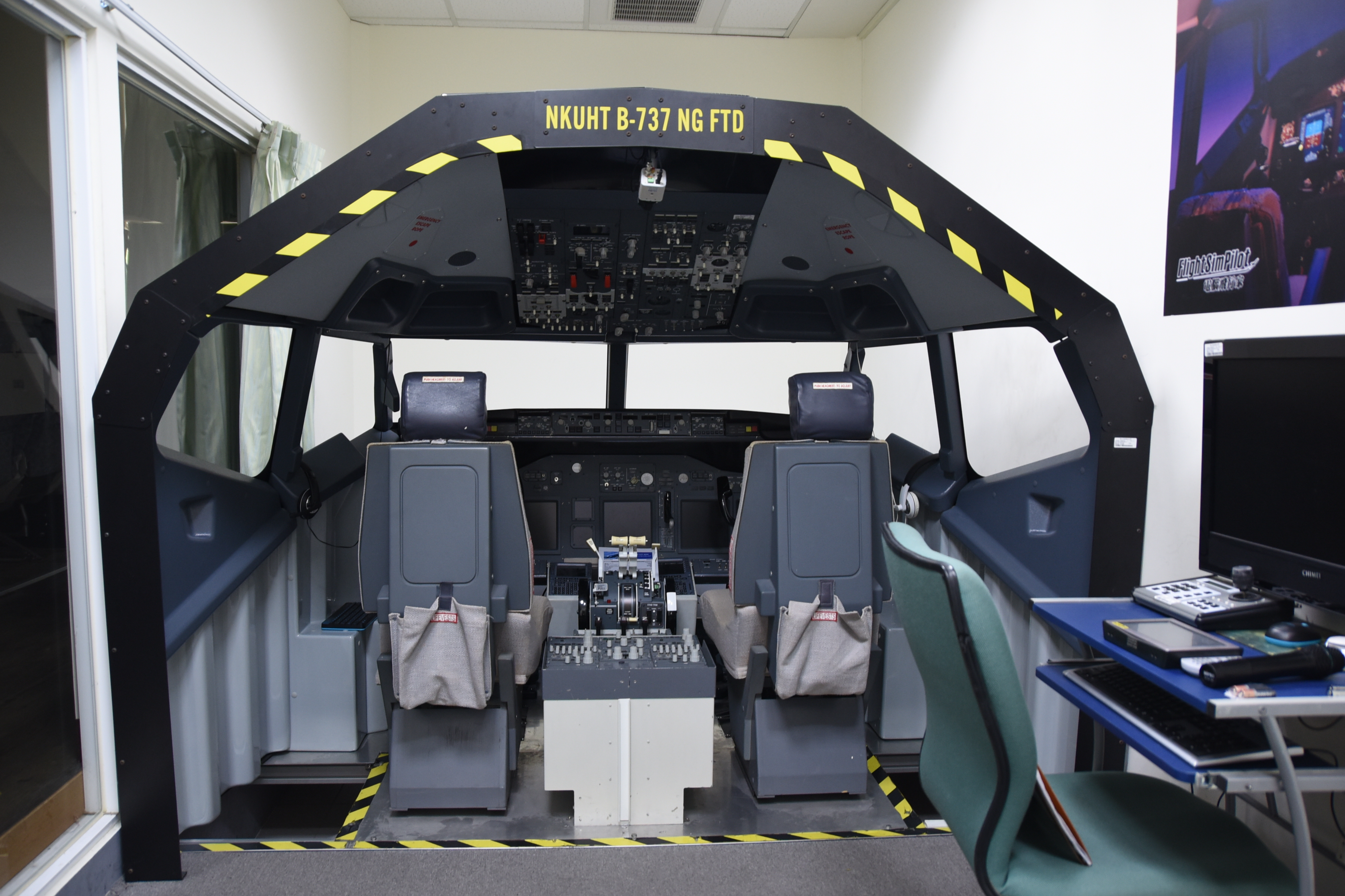 Boeing 737 NG固定式模擬訓練器(G206教室)-2
