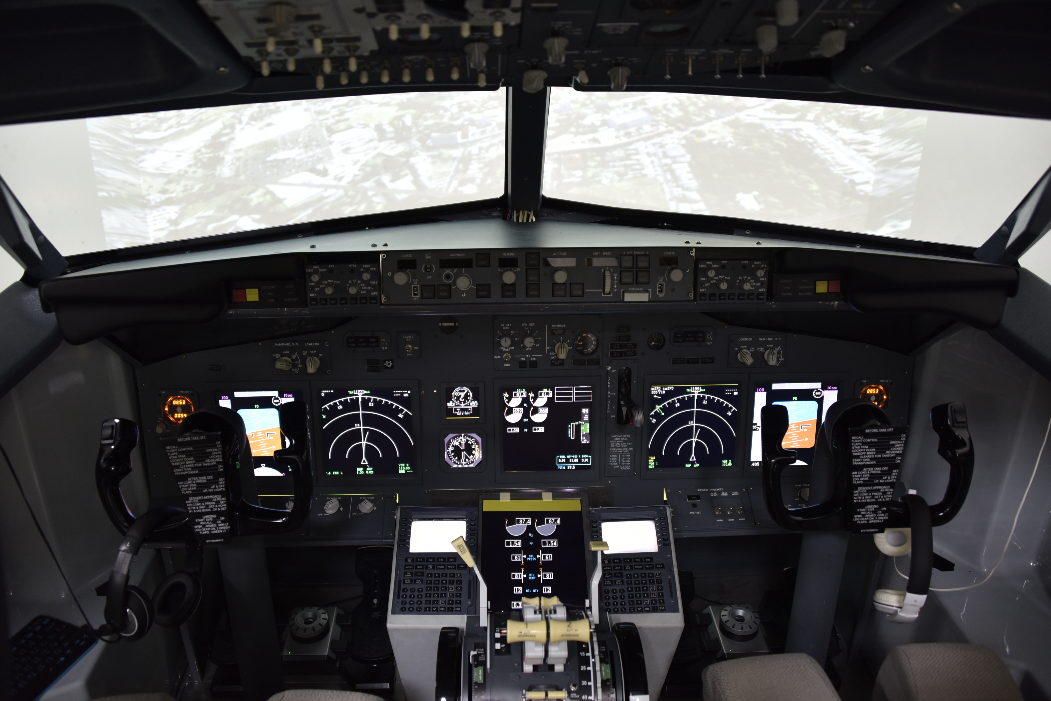 Boeing 737 NG固定式模擬訓練器(G206教室)-1